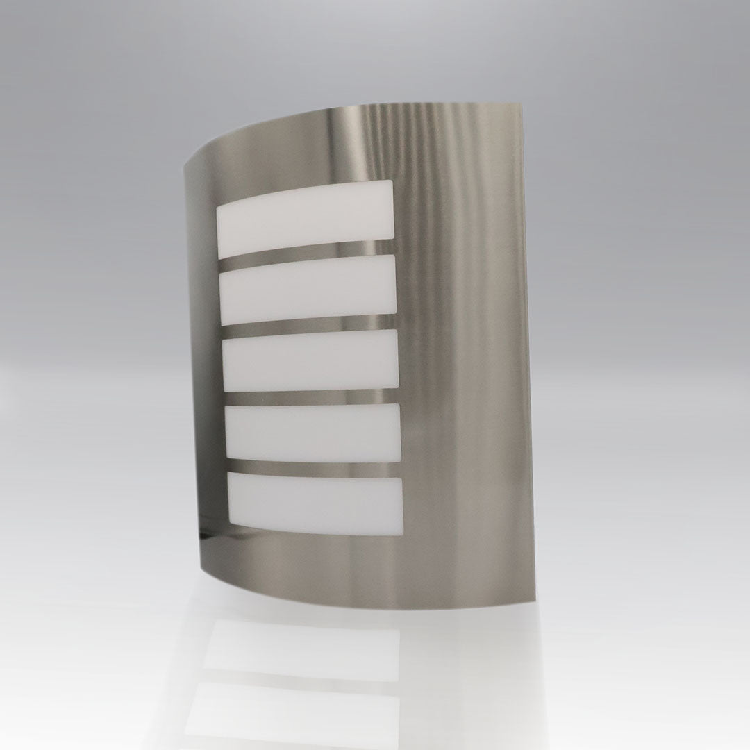 ADE-005 – LUMINARIA PARED PANTALLA ACERO INOXIDABLE REJILLA OPALINA EXTERIOR BASE E26/E27 - LumyventJC