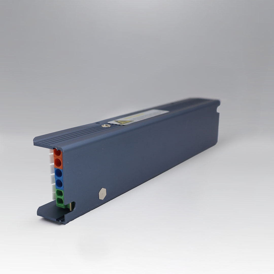 FUENTE DE PODER CD 12V A 5A ALUMINIO INTERIOR - LumyventJC
