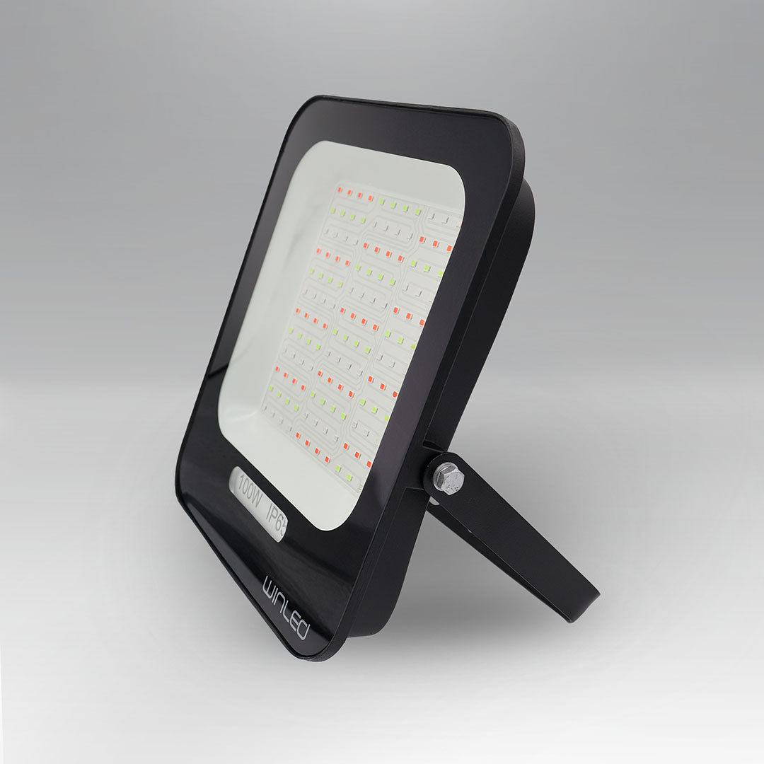WRE-015 REFLECTOR LED SMD RGB 100W CON CONTROL REMOTO - LumyventJC
